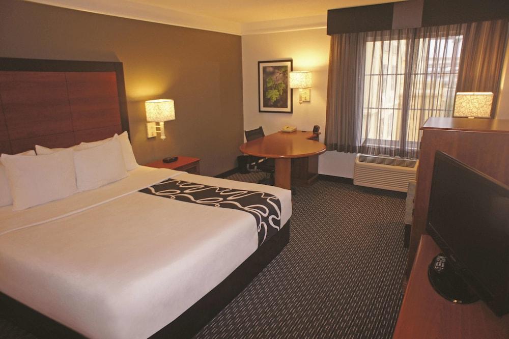 La Quinta By Wyndham San Antonio Airport Hotell Exteriör bild