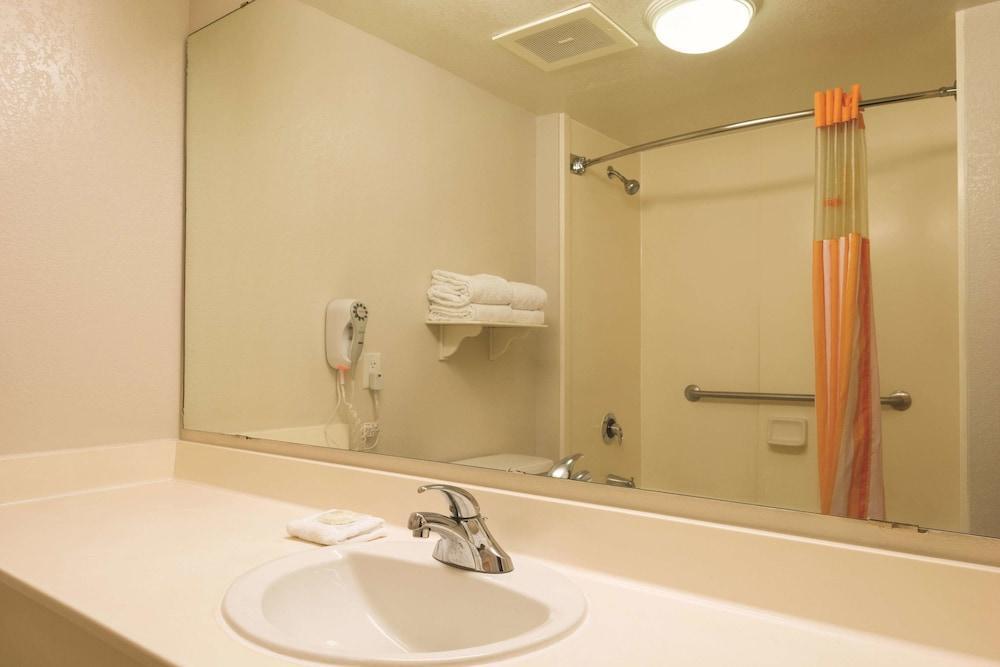 La Quinta By Wyndham San Antonio Airport Hotell Exteriör bild