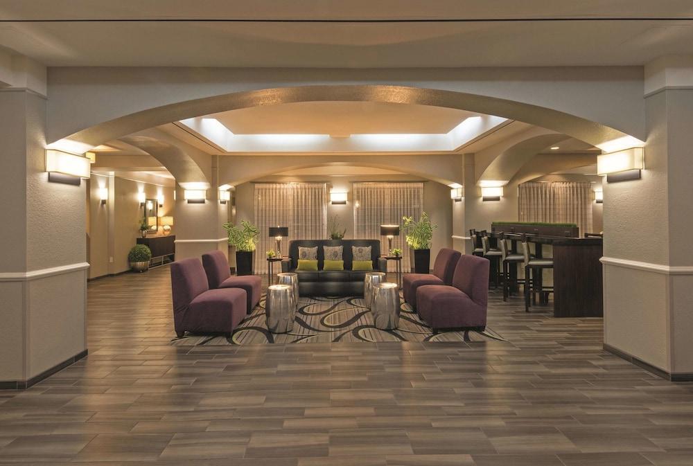 La Quinta By Wyndham San Antonio Airport Hotell Exteriör bild