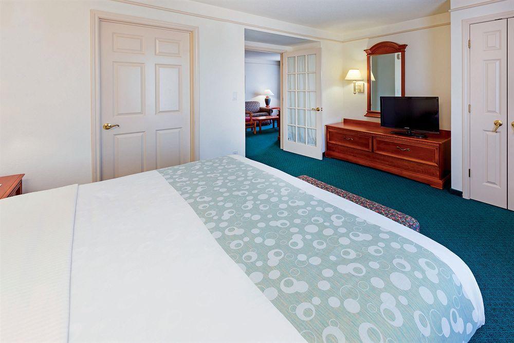 La Quinta By Wyndham San Antonio Airport Hotell Exteriör bild