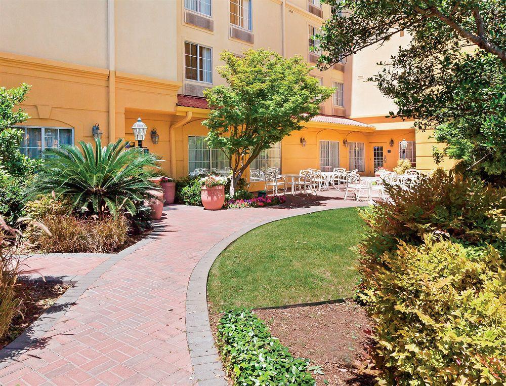 La Quinta By Wyndham San Antonio Airport Hotell Exteriör bild