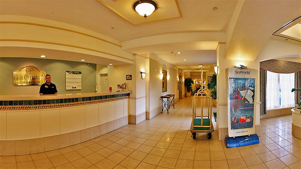 La Quinta By Wyndham San Antonio Airport Hotell Exteriör bild