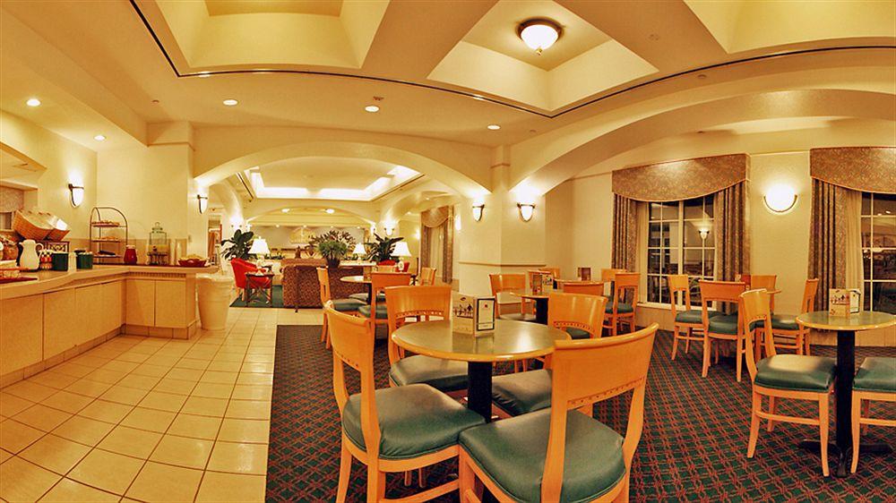 La Quinta By Wyndham San Antonio Airport Hotell Exteriör bild