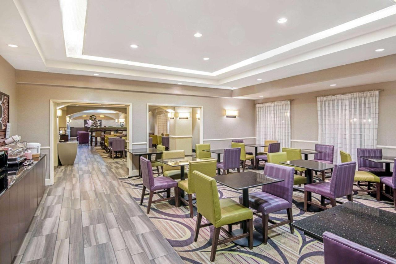 La Quinta By Wyndham San Antonio Airport Hotell Exteriör bild