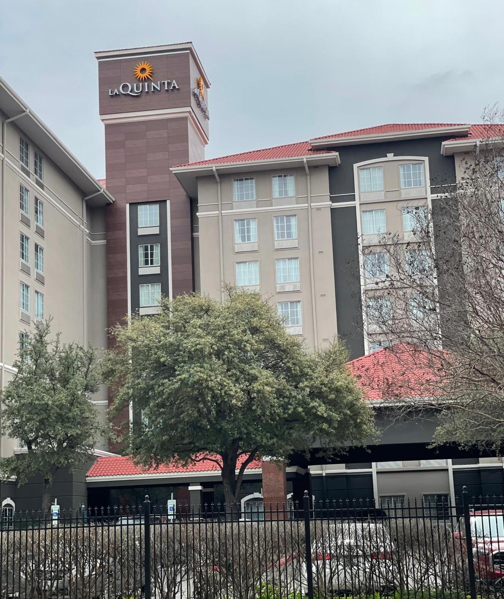 La Quinta By Wyndham San Antonio Airport Hotell Exteriör bild