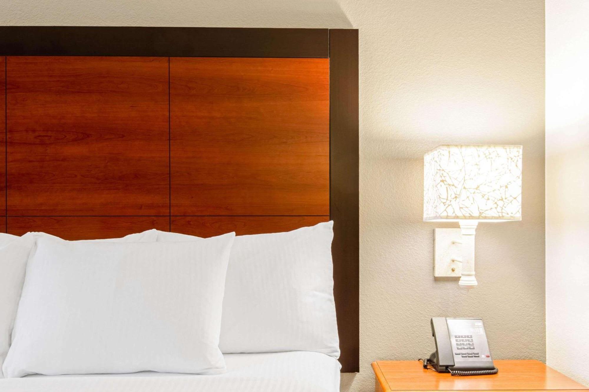 La Quinta By Wyndham San Antonio Airport Hotell Exteriör bild